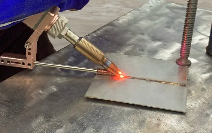 Prestação de serviço de solda laser